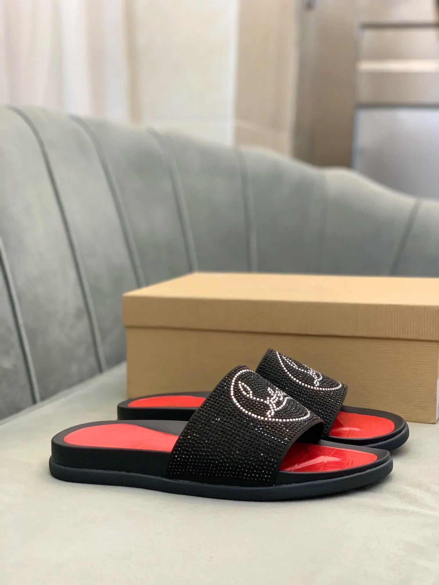 Luxury Brand Red Sole Slippers 23ss Summer New In Classic Diamond Cl Slippers Outdoor Hot Sale Streetwear Shoes