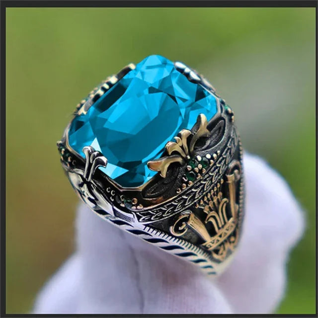 New Inlaid Emerald Men's Luxury Ring Personality Retro Domineering Personality Ring To Attend The Banquet Party Jewelry