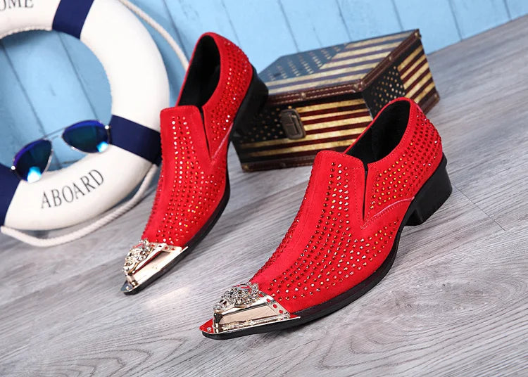 Neu eingetroffen: rote spitze Herren-Lederschuhe aus echtem Leder mit Metallspitze und Kristall, handgemacht, modische Friseurschuhe