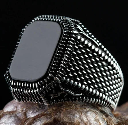 New Inlaid Emerald Men's Luxury Ring Personality Retro Domineering Personality Ring To Attend The Banquet Party Jewelry
