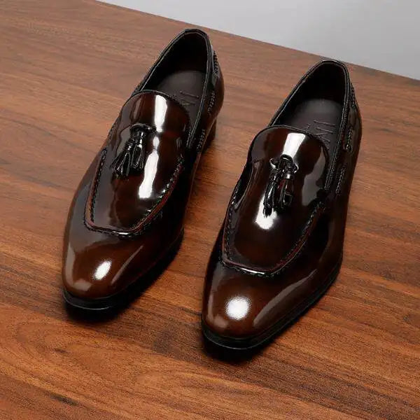 Britischer Stil Echtes Leder Herren Mokassins Atmungsaktive Quasten Slip-On-Abendschuhe Glänzende Business-Freizeit-Lederschuhe für den Sommer