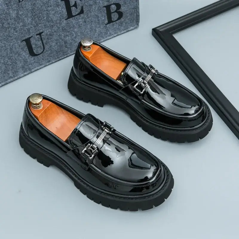 Britischer Stil Metall Schnalle Slipper Herren Dicksohlige Hochzeitsschuhe Neue Formelle Business Komfort Schuhe Slip-on Leder Freizeitschuhe