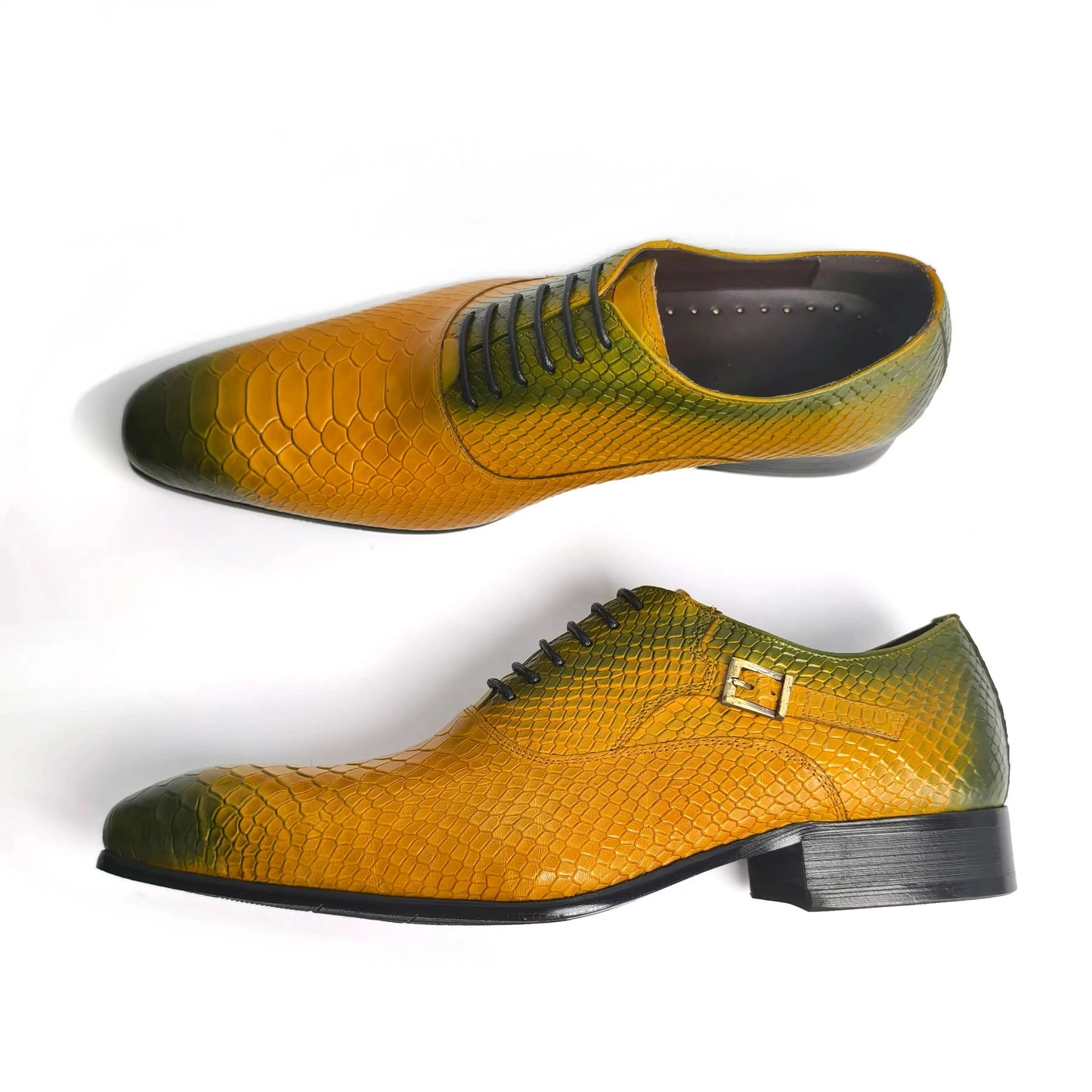 Klassische Schlangen-Print Herrenschuhe für das Geschäftsbüro Zapatos De Hombre Metallschnalle Dekoration Bequeme Leder Herrenschuhe Neu