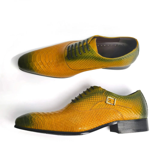 Klassische Schlangen-Print Herrenschuhe für das Geschäftsbüro Zapatos De Hombre Metallschnalle Dekoration Bequeme Leder Herrenschuhe Neu