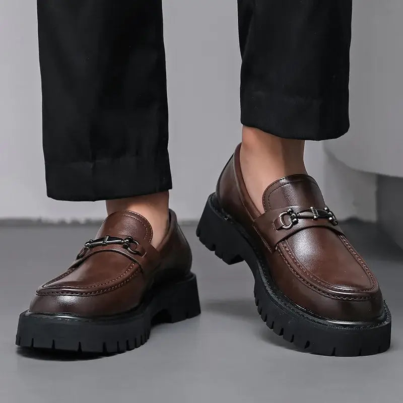 Britischer Stil Metall Schnalle Slipper Herren Dicksohlige Hochzeitsschuhe Neue Formelle Business Komfort Schuhe Slip-on Leder Freizeitschuhe