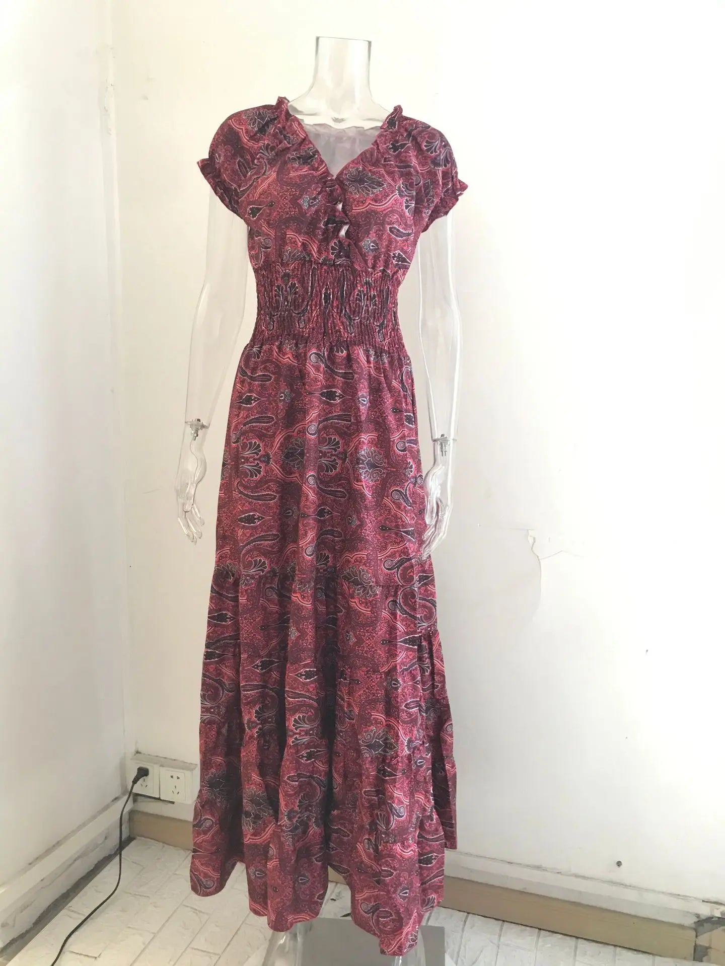 2026 New European and American Bohemian Style Long Dress, Waist-Cinching, Floral Print, Large Hem Dress