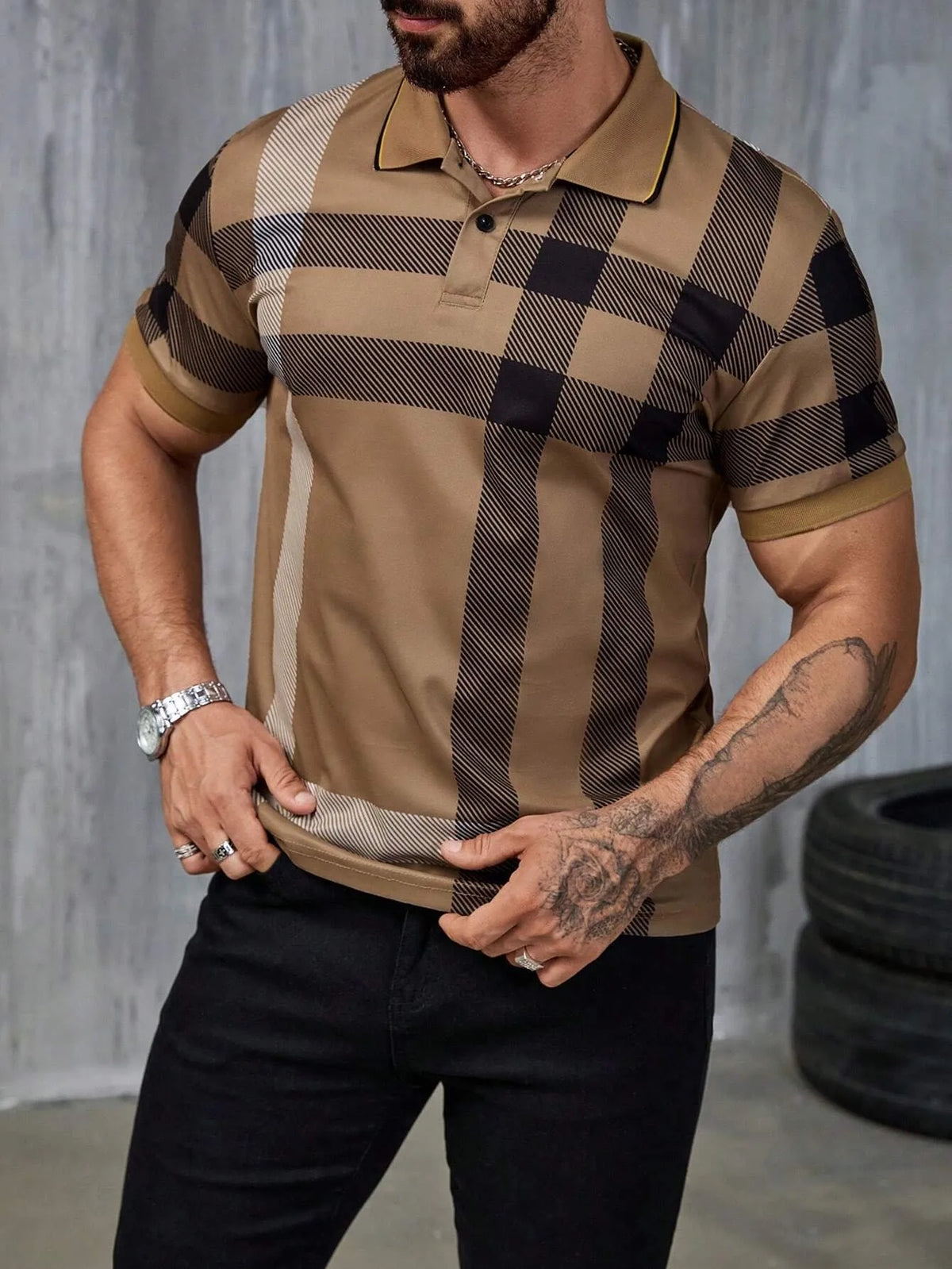 The new men's short-sleeved POLO shirt for summer 2025 features a casual and fashionable 3D striped pattern print