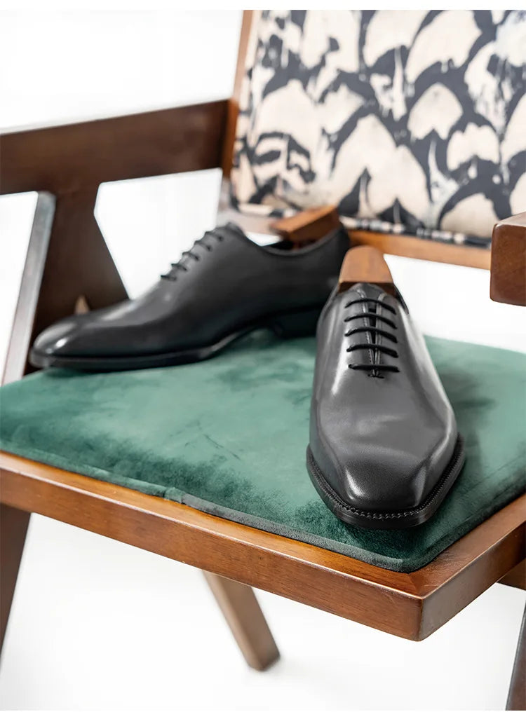 Luxuriöse Herren-Business-Schuhe aus echtem Leder, handgefertigte Whole Cut Oxfords, Schnürschuhe mit spitzer Zehe für Hochzeiten