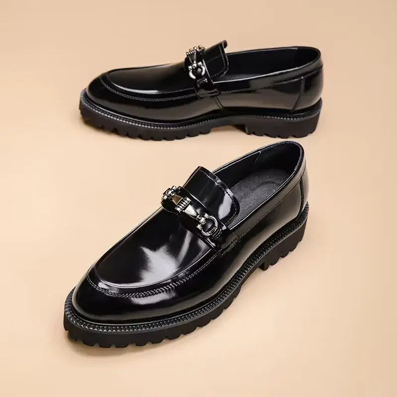 Britischer Stil Metall Schnalle Slipper Herren Dicksohlige Hochzeitsschuhe Neue Formelle Business Komfort Schuhe Slip-on Leder Freizeitschuhe
