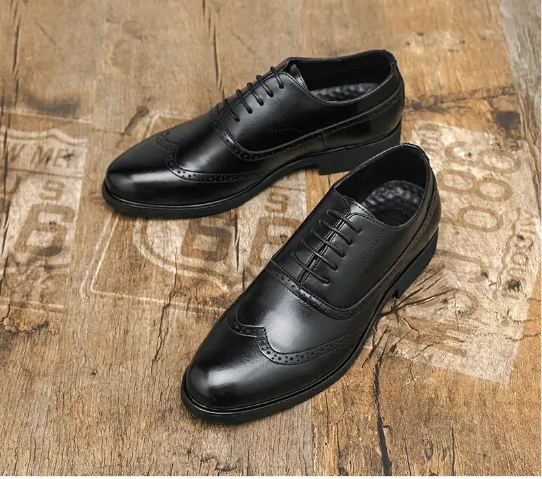 Herren Schwarze Brogue Oxford Schuhe Formelle Anzugschuhe für Business Hochzeit Rote Sohle Bequeme Schnürschuhe