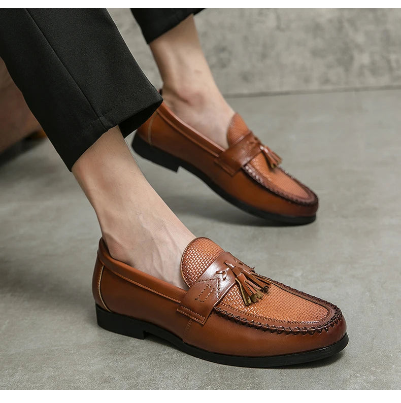 Herren Business Casual Schuhe Hochwertige Brogues Leder Loafers Gesellschaftliche Party Lederschuhe Herren Quasten Hochzeitsschuhe