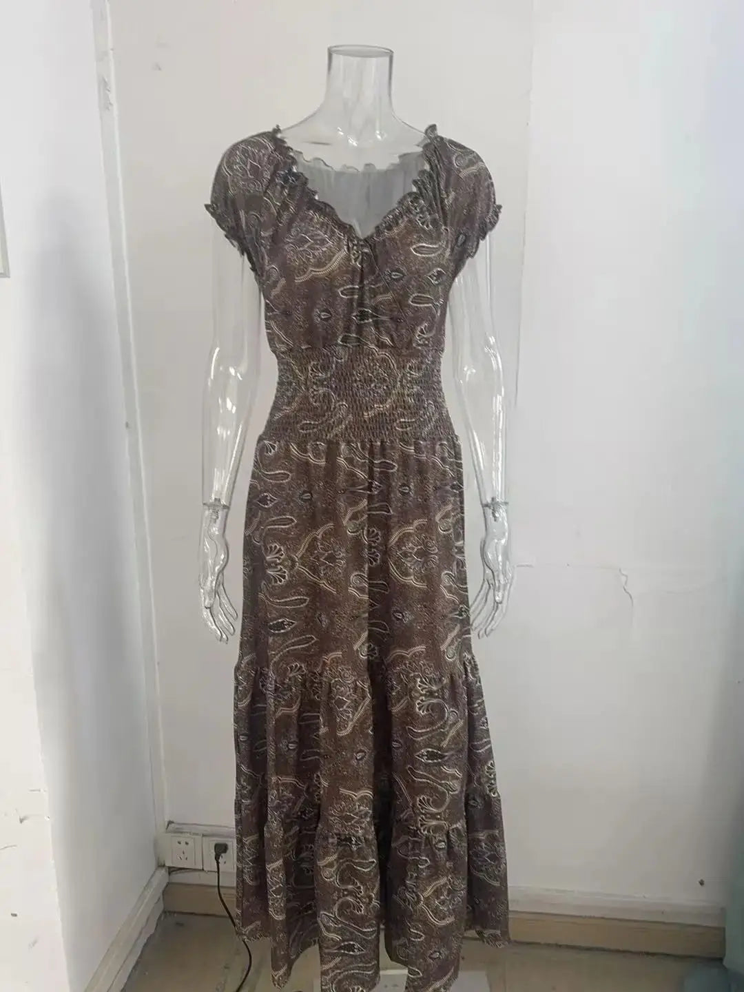 2026 New European and American Bohemian Style Long Dress, Waist-Cinching, Floral Print, Large Hem Dress