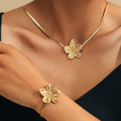 Stainless Steel Jewelry Set Exquisite Light Luxury Flower Pendant Minimalist Jewelry Set For Women Jewelry Party Gift Daily Wear