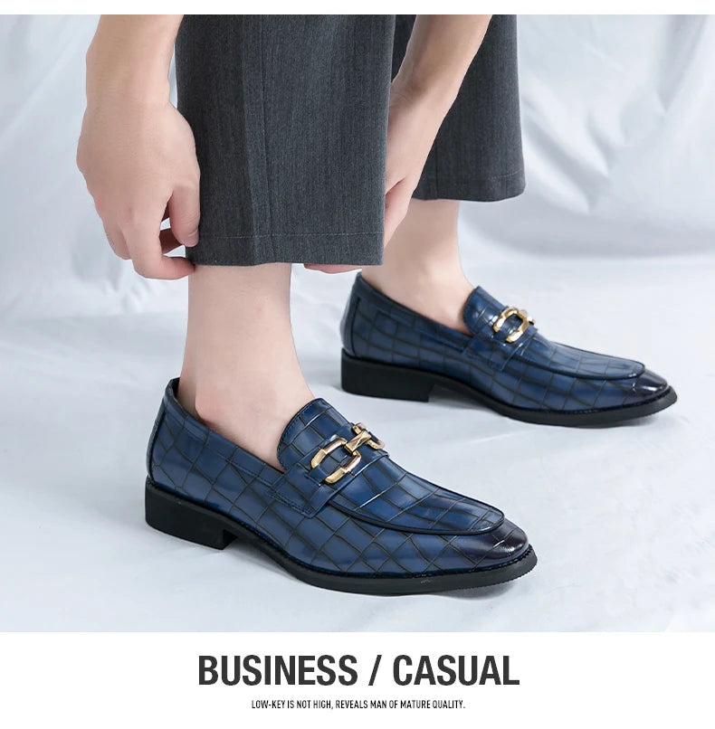 46 Plus-Size Metal Pressed Floral Loafers 2024 New Merchant Leather Shoes Men's Casual Pressed Plaid Leather Pointy