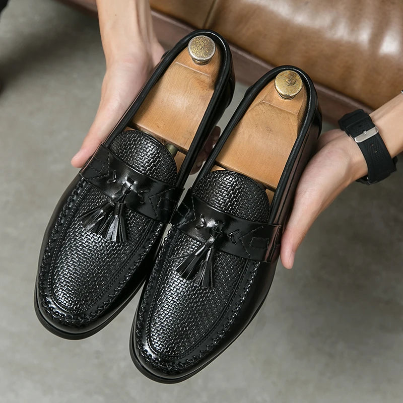 Herren Business Casual Schuhe Hochwertige Brogues Leder Loafers Gesellschaftliche Party Lederschuhe Herren Quasten Hochzeitsschuhe