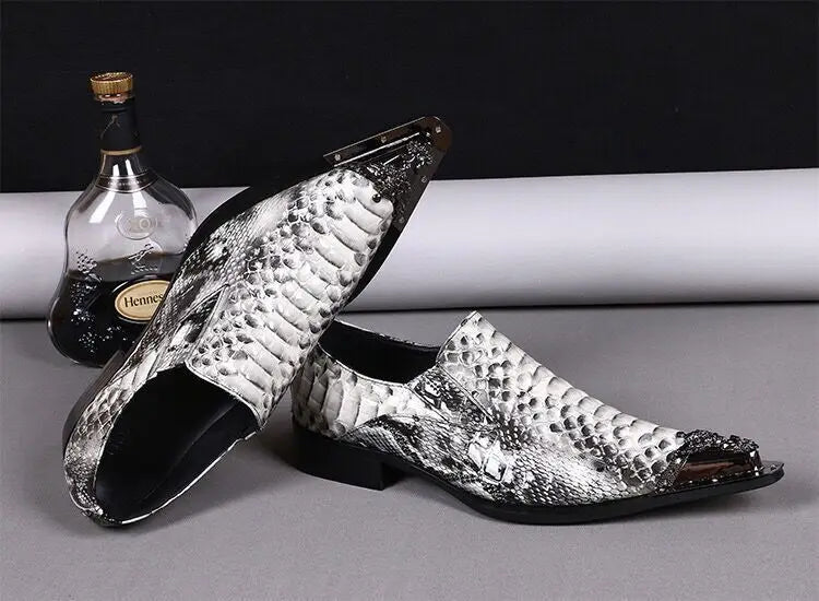 Neu eingetroffen: rote spitze Herren-Lederschuhe aus echtem Leder mit Metallspitze und Kristall, handgemacht, modische Friseurschuhe