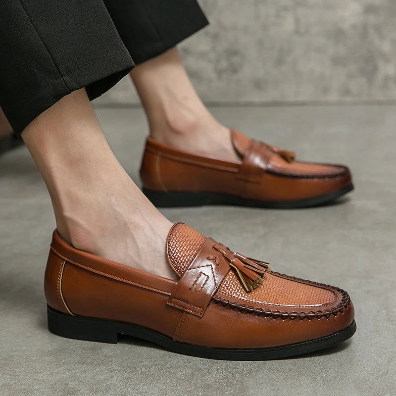 Herren Business Casual Schuhe Hochwertige Brogues Leder Loafers Gesellschaftliche Party Lederschuhe Herren Quasten Hochzeitsschuhe