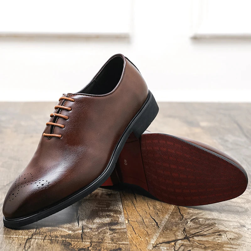 Neue rote Sohle Brogue Schuhe Herren Schwarz Business Herren Formelle Schuhe Schnürung Runde Zehen Frühling/Herbst