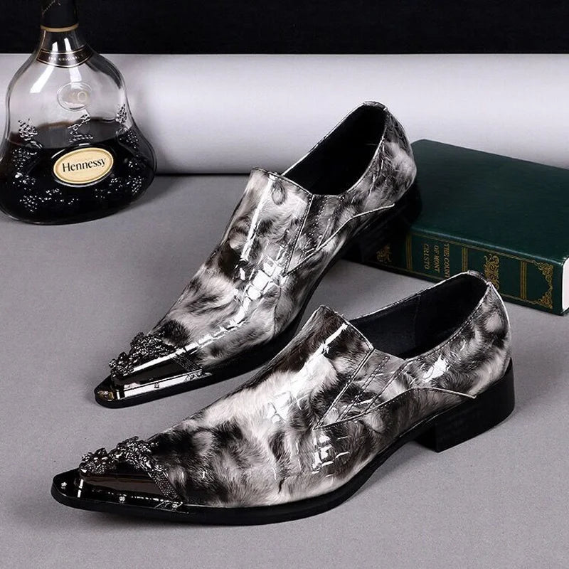 Neu eingetroffen: rote spitze Herren-Lederschuhe aus echtem Leder mit Metallspitze und Kristall, handgemacht, modische Friseurschuhe