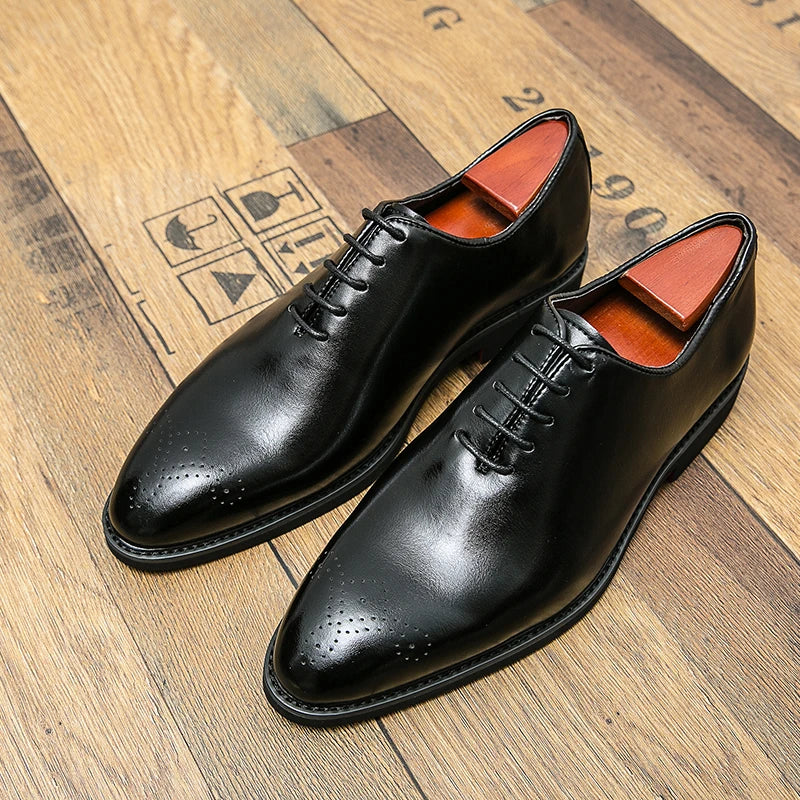 Neue rote Sohle Brogue Schuhe Herren Schwarz Business Herren Formelle Schuhe Schnürung Runde Zehen Frühling/Herbst