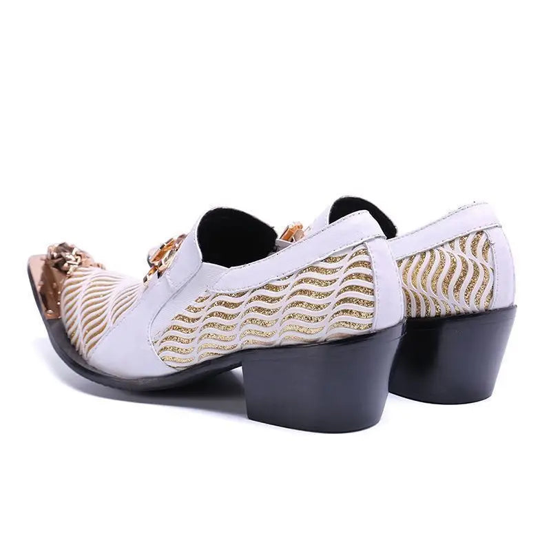 Italienische Herren-Abendschuhe aus Leder mit schwarzer Metallniete und spitzer Zehenpartie, flache Herrenschuhe für Party und Business