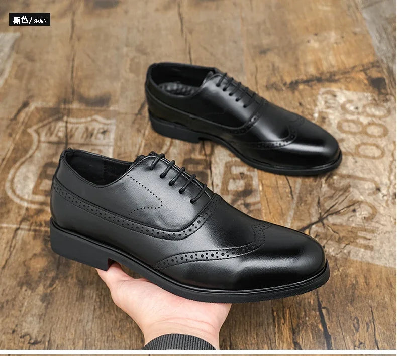 Herren Schwarze Brogue Oxford Schuhe Formelle Anzugschuhe für Business Hochzeit Rote Sohle Bequeme Schnürschuhe