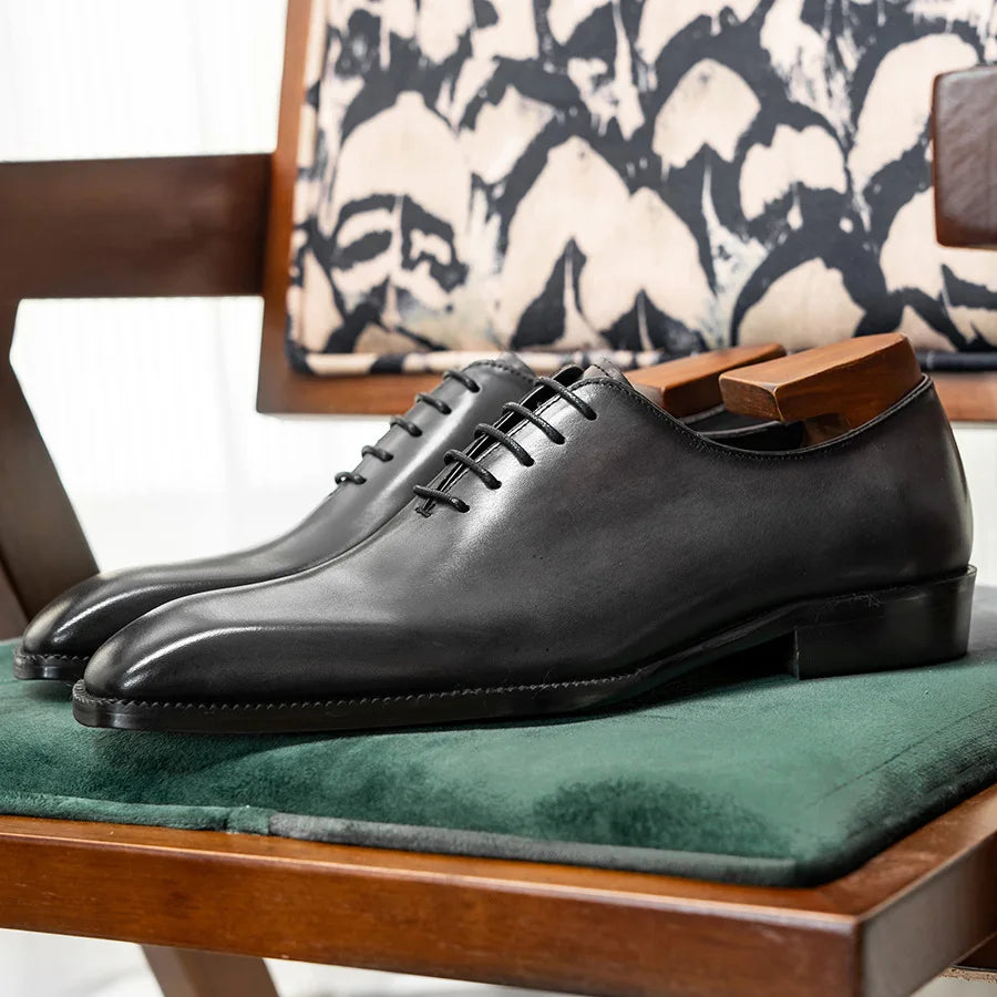 Luxuriöse Herren-Business-Schuhe aus echtem Leder, handgefertigte Whole Cut Oxfords, Schnürschuhe mit spitzer Zehe für Hochzeiten