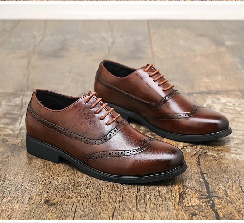 Herren Schwarze Brogue Oxford Schuhe Formelle Anzugschuhe für Business Hochzeit Rote Sohle Bequeme Schnürschuhe