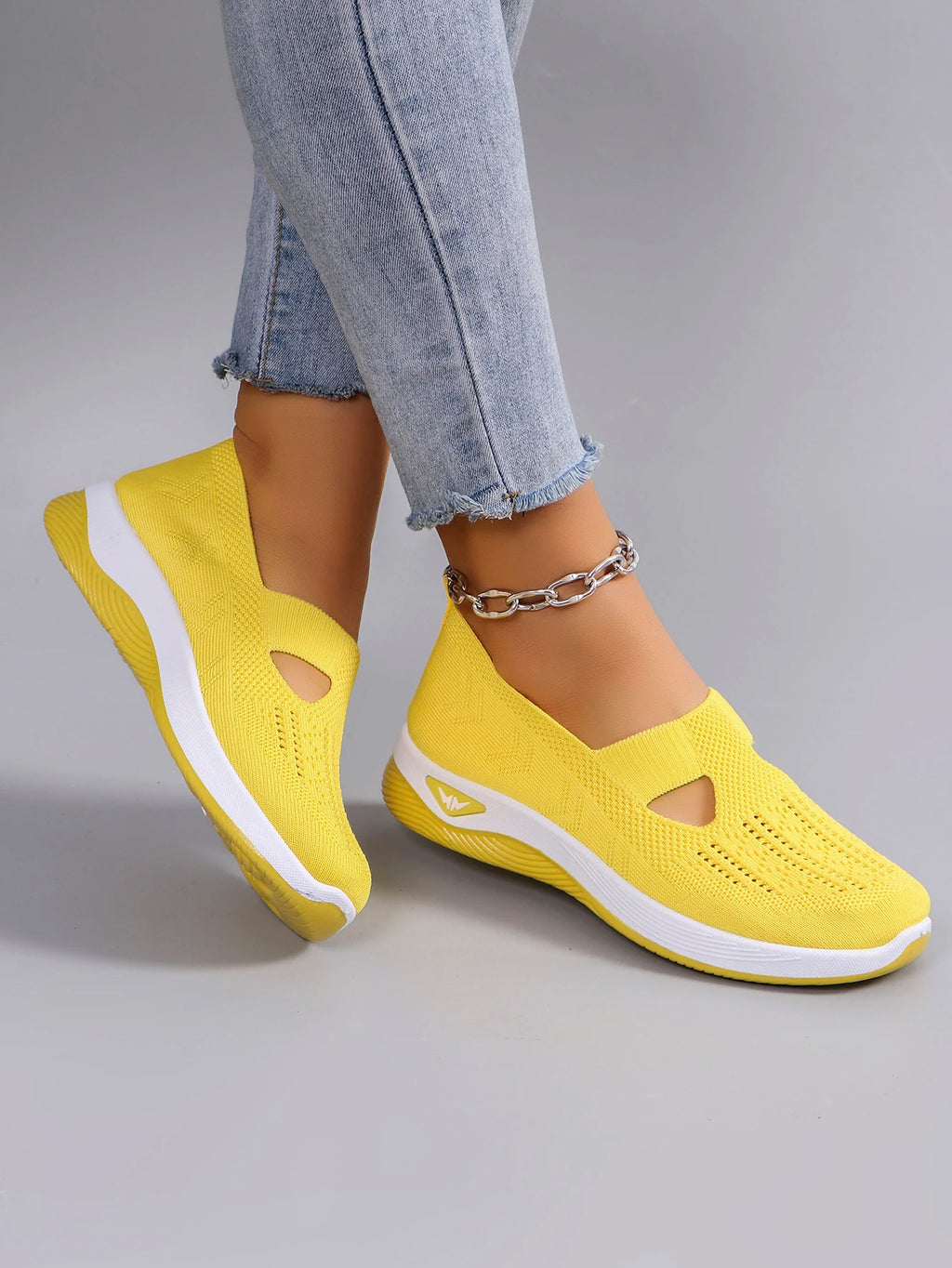 Spring new women's sports shoes, fashionable, breathable, lightweight, non-slip, wear-resistant, casual sports shoes, flat shoes