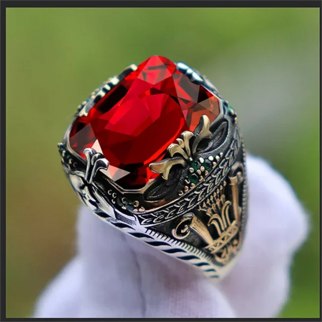 New Inlaid Emerald Men's Luxury Ring Personality Retro Domineering Personality Ring To Attend The Banquet Party Jewelry