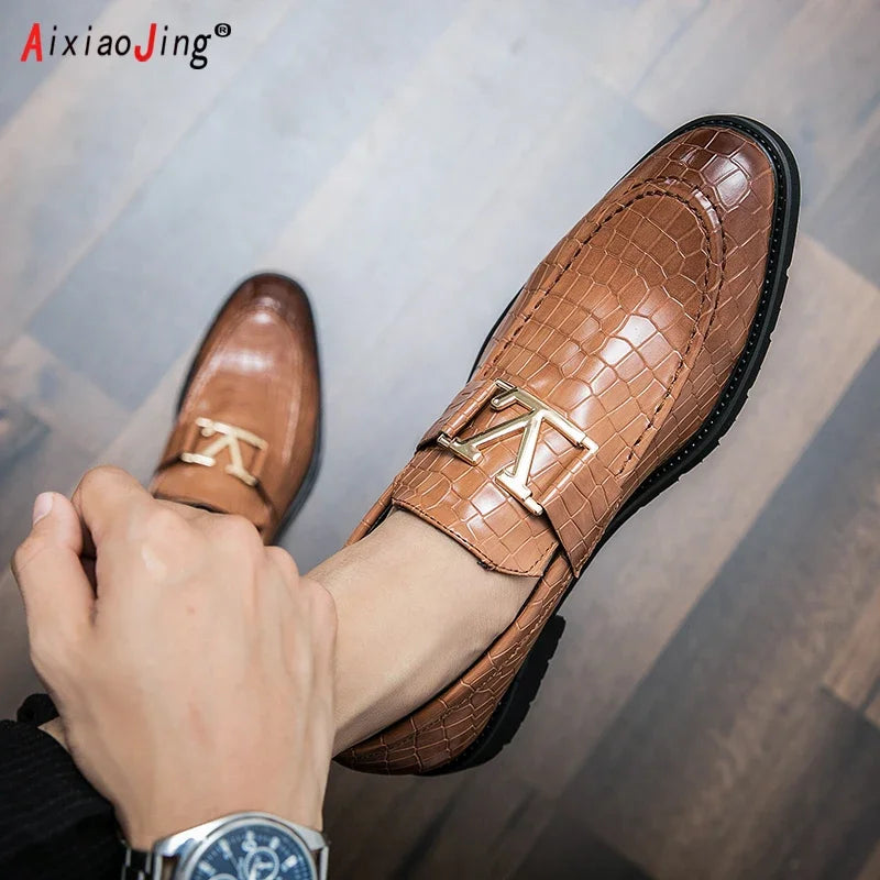 New Designer Men's Leather Shoes Trend Luxury Brand Business Pointed Toe Leather Shoes Casual Shoes Leather Buckle Men's Loafers
