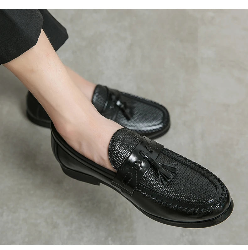 Herren Business Casual Schuhe Hochwertige Brogues Leder Loafers Gesellschaftliche Party Lederschuhe Herren Quasten Hochzeitsschuhe