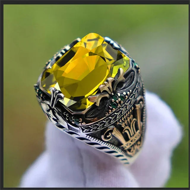 New Inlaid Emerald Men's Luxury Ring Personality Retro Domineering Personality Ring To Attend The Banquet Party Jewelry