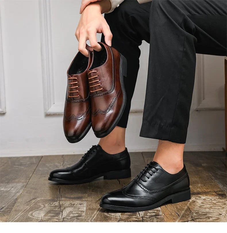 Herren Schwarze Brogue Oxford Schuhe Formelle Anzugschuhe für Business Hochzeit Rote Sohle Bequeme Schnürschuhe