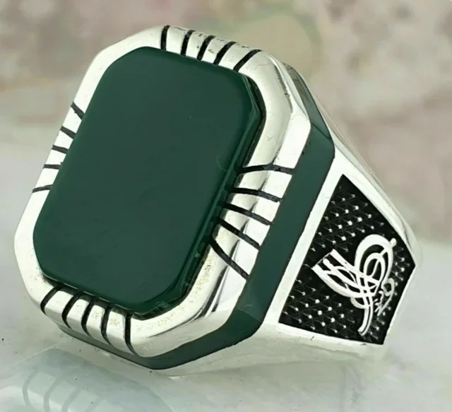 New Inlaid Emerald Men's Luxury Ring Personality Retro Domineering Personality Ring To Attend The Banquet Party Jewelry