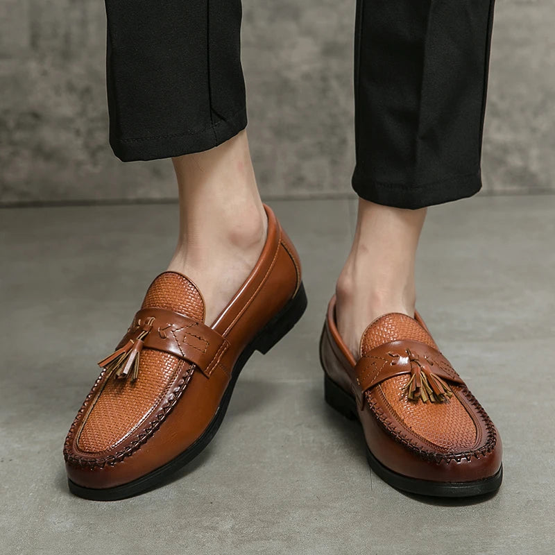 Herren Business Casual Schuhe Hochwertige Brogues Leder Loafers Gesellschaftliche Party Lederschuhe Herren Quasten Hochzeitsschuhe
