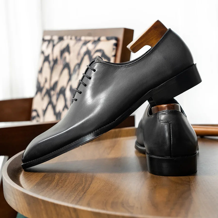 Luxuriöse Herren-Business-Schuhe aus echtem Leder, handgefertigte Whole Cut Oxfords, Schnürschuhe mit spitzer Zehe für Hochzeiten