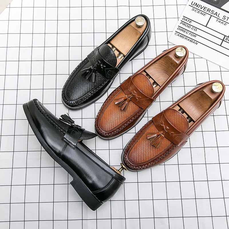 Herren Business Casual Schuhe Hochwertige Brogues Leder Loafers Gesellschaftliche Party Lederschuhe Herren Quasten Hochzeitsschuhe