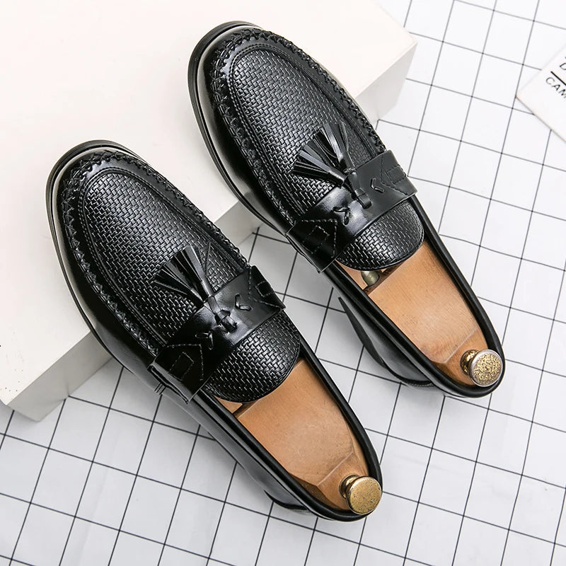 Men's Dress Shoes High Quality Brogues Casual Business Leather Shoes Social Party Leather Loafers Male Tassel Wedding Shoes