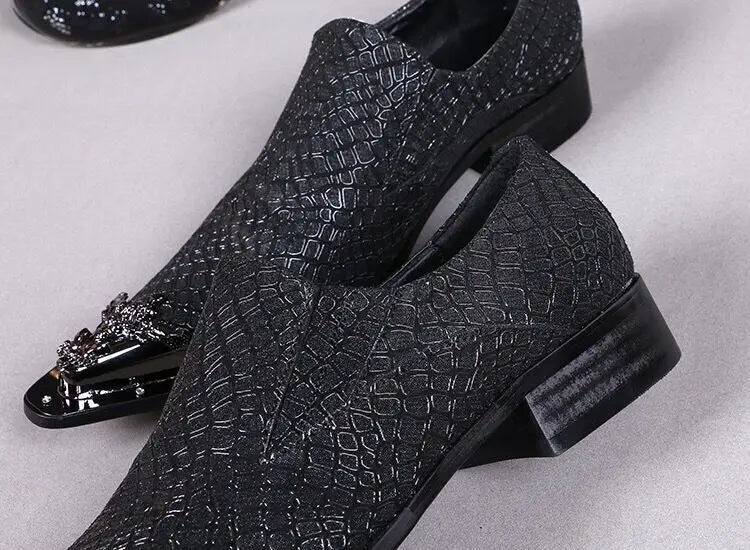 Neu eingetroffen: rote spitze Herren-Lederschuhe aus echtem Leder mit Metallspitze und Kristall, handgemacht, modische Friseurschuhe