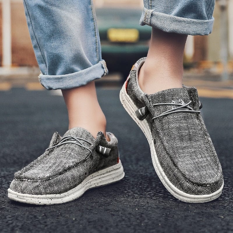 Large Size Outdoor Men&#39;s Casual Denim Canvas Shoes Vulcanize Shoes Fashion Luxury Style Designer Breathable Men Sneakers Loafers