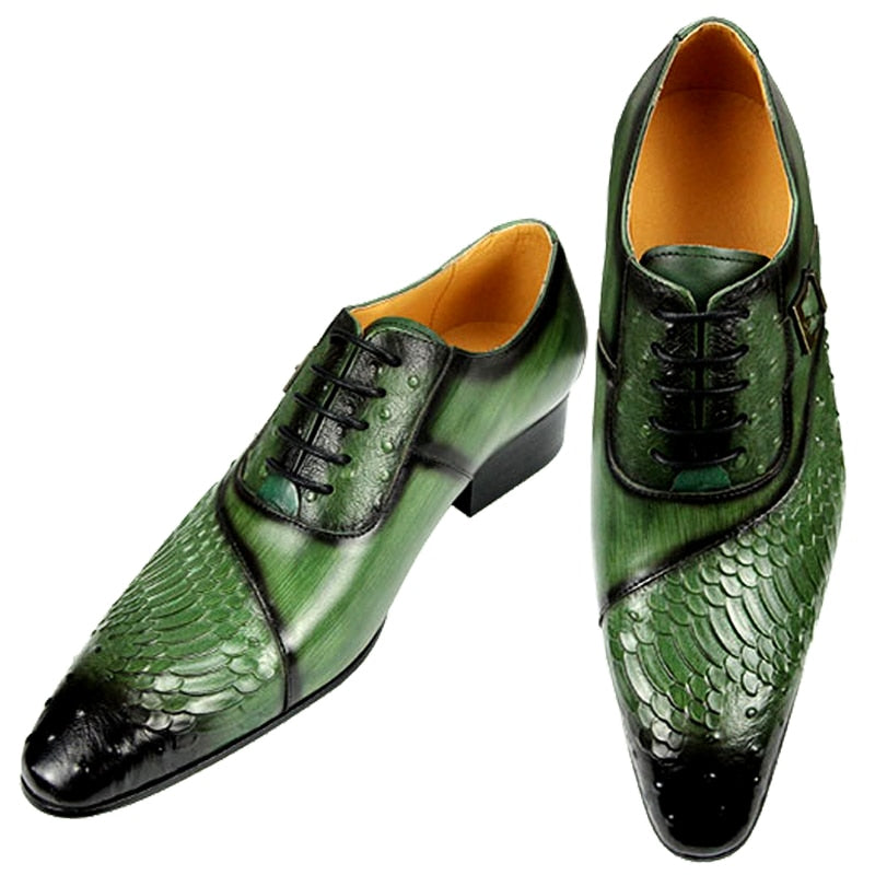 Luxury Men Oxford Shoes British Carved Fashion Dress Leather Shoes  Pointed Shoes Trendy Lace-up Green Black Formal Shoes Men