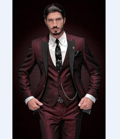 2020 New Arrival Groomsmen Peak Black Lapel Groom Tuxedos Burgundy Men Suits Wedding Best Man Blazer (Jacket+Pants+Vest)