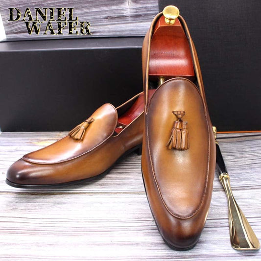 LUXURY ITALIAN LOAFERS MEN DRESS SHOES FASHION HAND-MADE SLIP ON TASSEL LOAFERS WEDDING OFFICE SHOES CASUAL MEN SHOES LEATHER