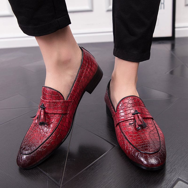 Big Size 38-46 New Fashion Men Brogue Business Formal Dress Shoes Men Wedding Shoes Tassel Leather Oxfords Pointed Toe Shoes