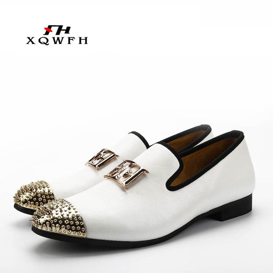 2019 New White Color Men Leather Shoes Men&#39;s Loafers with Gold Toe and Metal Party Wedding Men Dress Shoes